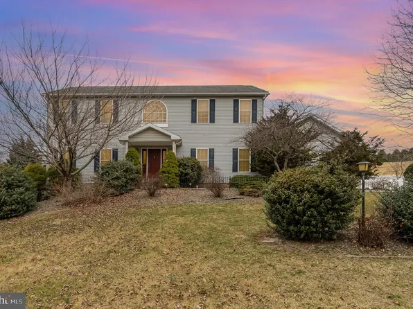 4 Lennon Ln, Carlisle, PA 17015