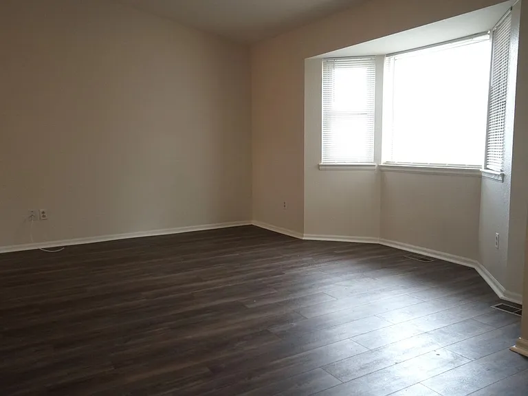 2205 Parliament Dr — Photo 5