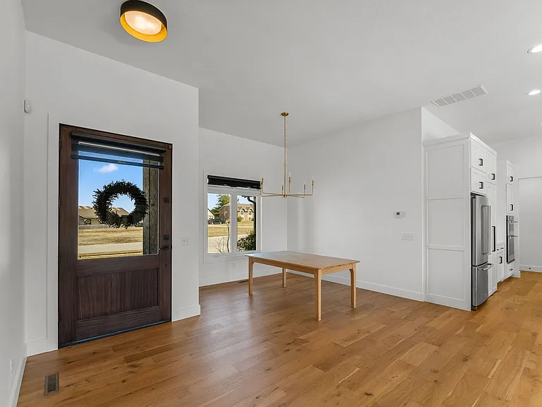 4464 E Lancaster Way — Photo 5