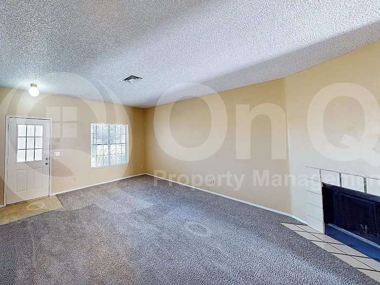 1970 N Hartford St #5 — Photo 5