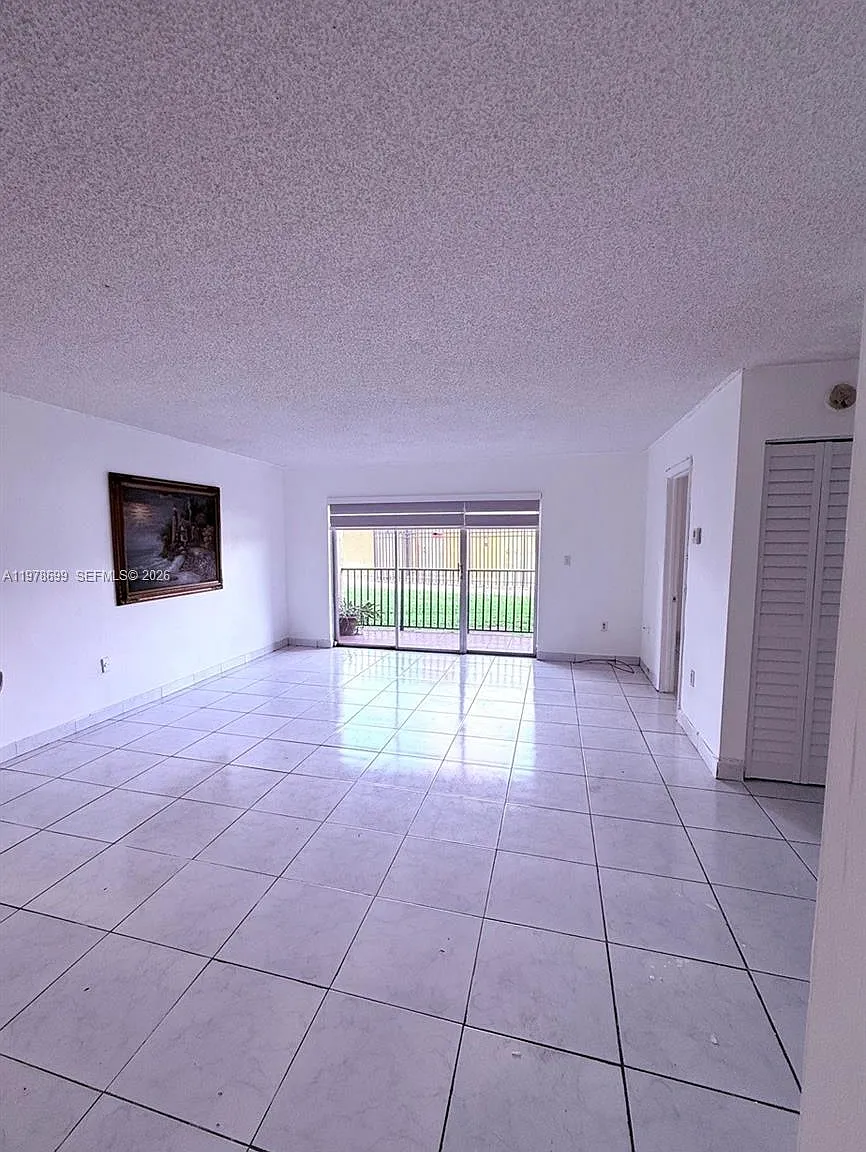 Continuum Condo Ph Ii — Photo 4