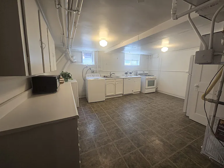 1630 Perry St #B — Photo 12