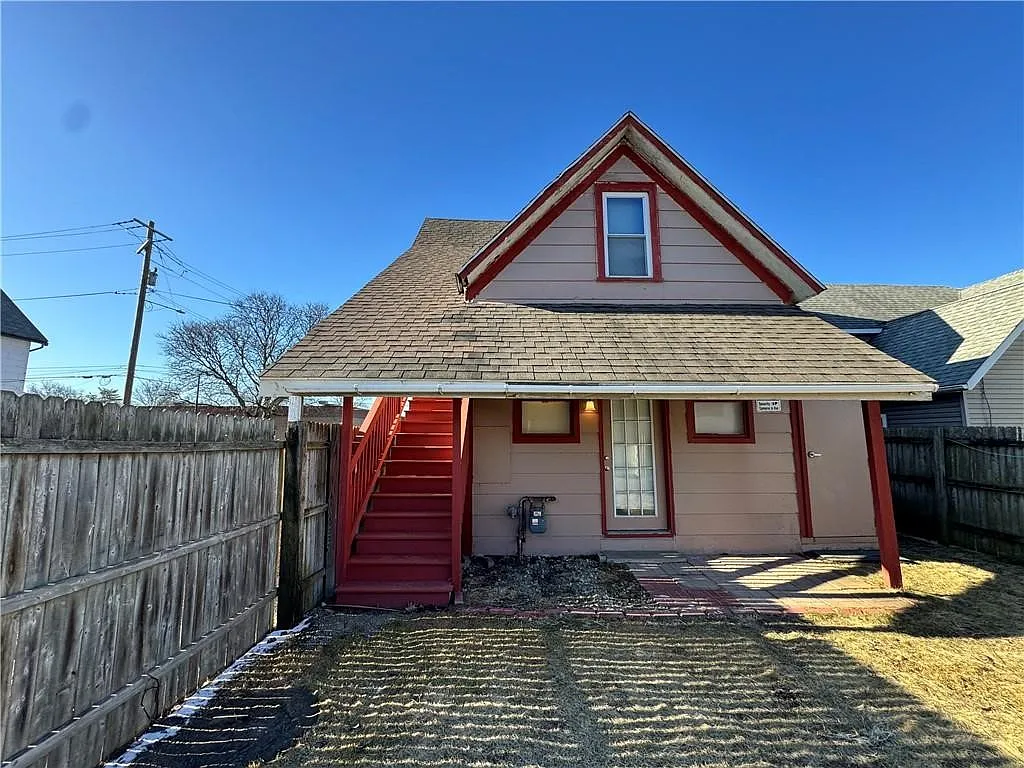 1 bed, 1.0 bath, 1458 sqft, $1,100 — Photo 2
