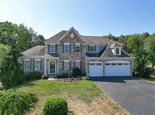 438 White Pine Ln, Baden, PA 15005