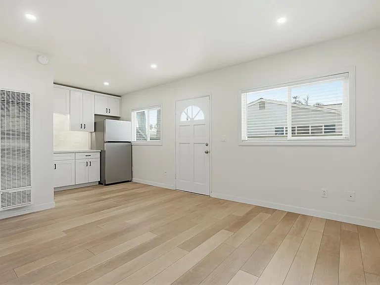 413 1/2 S Myers St #1 — Photo 12