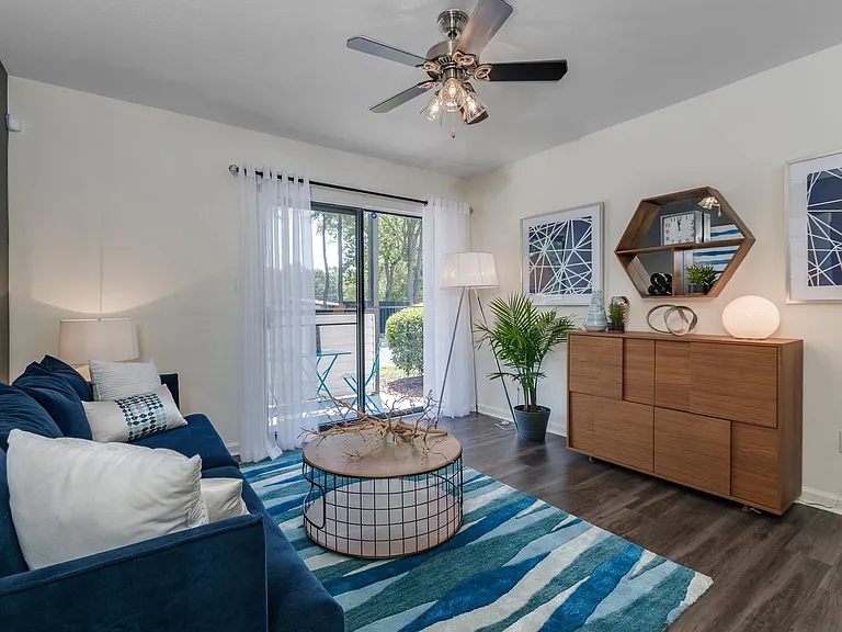 PALM TRACE APARTMENTS — Photo 11