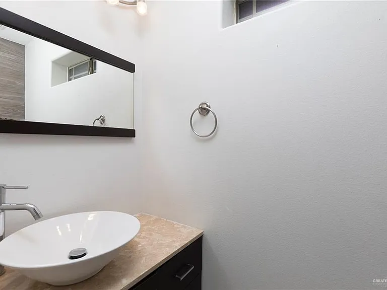 103 S 48th Ln #1 — Photo 8