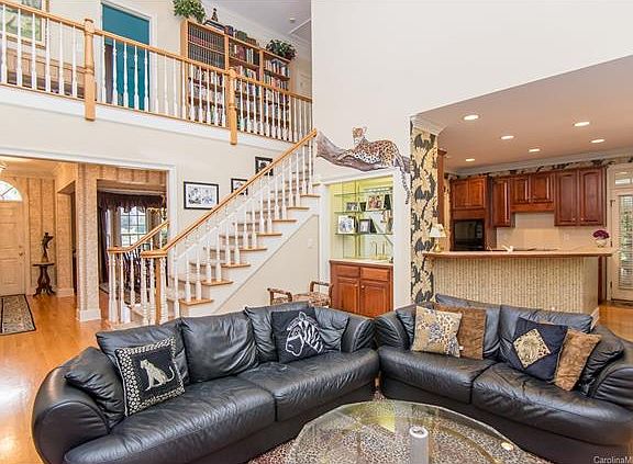 5th image of 7229 Meadow Run Ln #37