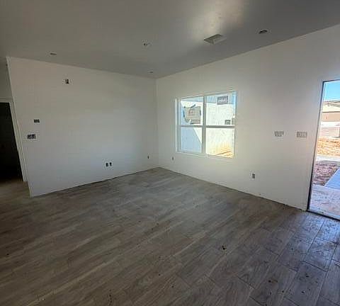 3rd image of 6549 Thrush Place St