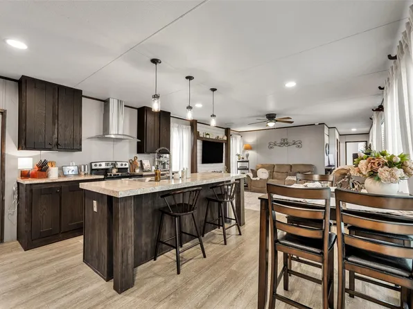 3133 Henderson Rd, Navasota, TX 77868