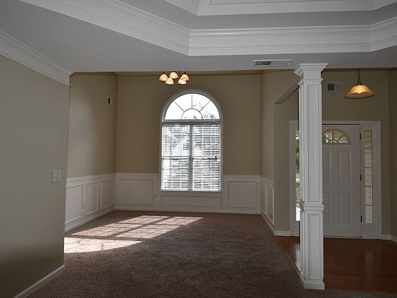 2nd image of 808 Winding Grove Ln