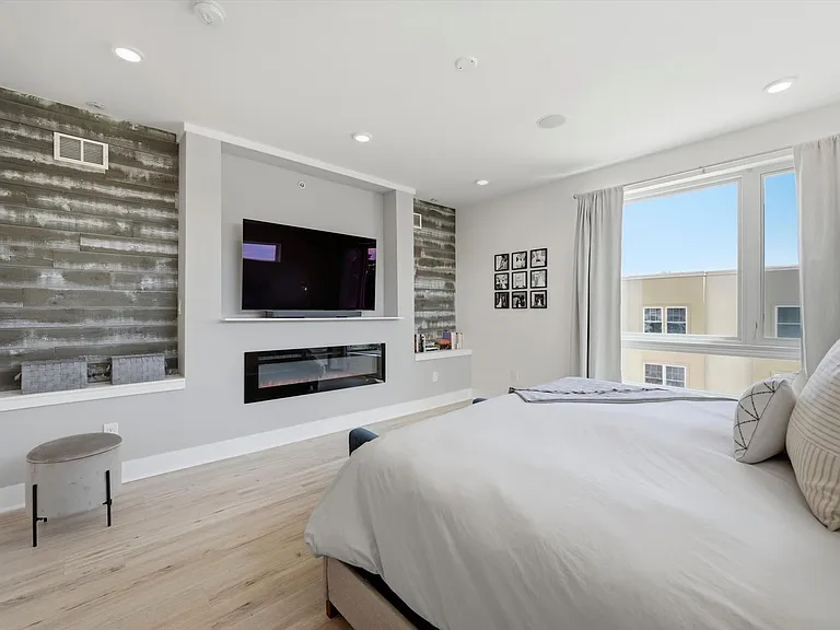 101 E Phil Ellena St — Photo 16