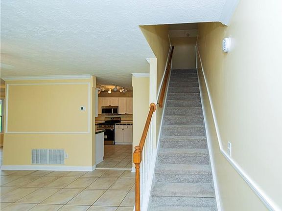 3rd image of 3740 Maple Valley Dr