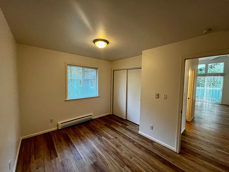 650 Ericksen Avenue NE — Photo 9