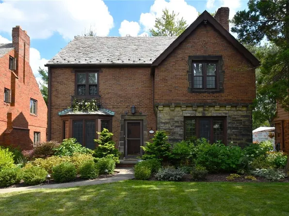 2619 Edgerton Rd, University Heights, OH 44118