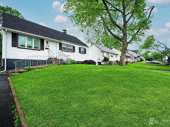 3rd image of 30 Falmouth Rd