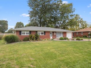 108 Southgate Dr, Belleville, IL 62223