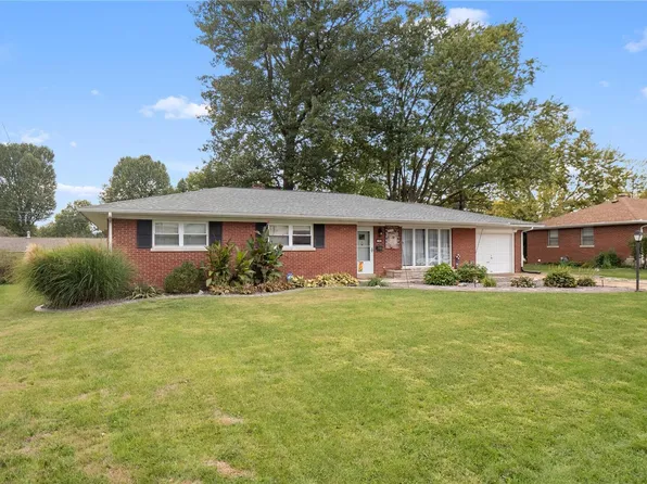 108 Southgate Dr, Belleville, IL 62223