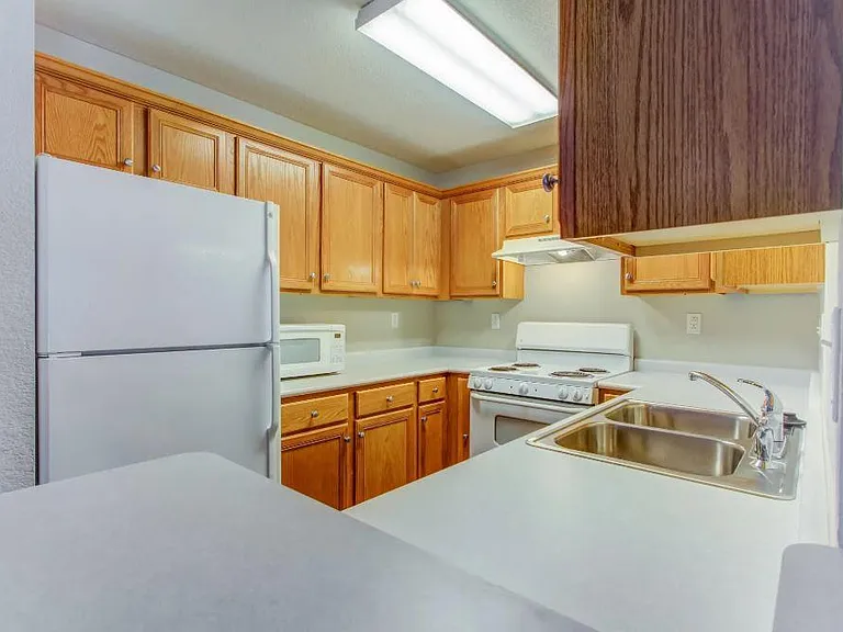 8160 Sunset Ln — Photo 5