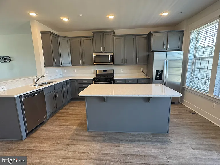 213 Pomegranate Ln — Photo 3