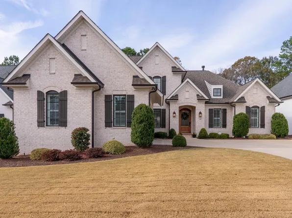 102 Chestnut Pond Ln, Simpsonville, SC 29681