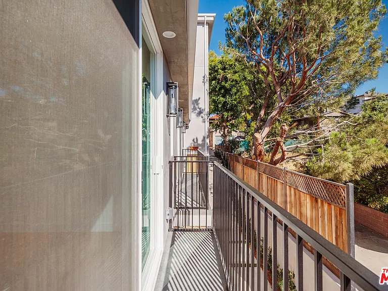 1332 Mohawk St — Photo 6