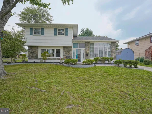 35 Ellen Dr, Bellmawr, NJ 08031