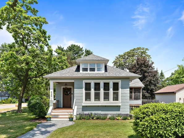 420 W Clay St, New Buffalo, MI 49117