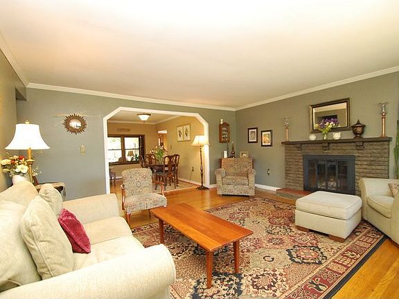 3rd image of 8693 Eldora Dr