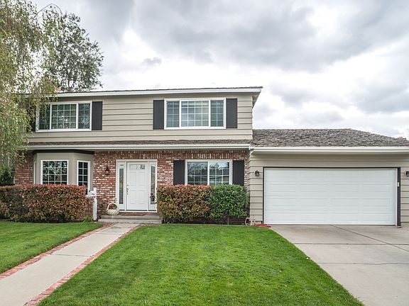 2nd image of 834 Clarkston Dr