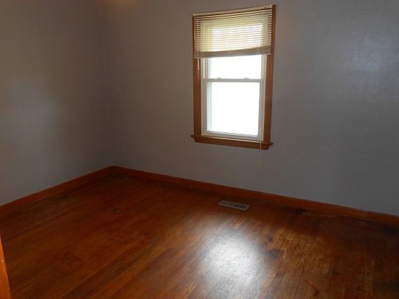2nd image of 4322 Boswell Ave