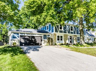 12102 Somerset Way E, Carmel, IN