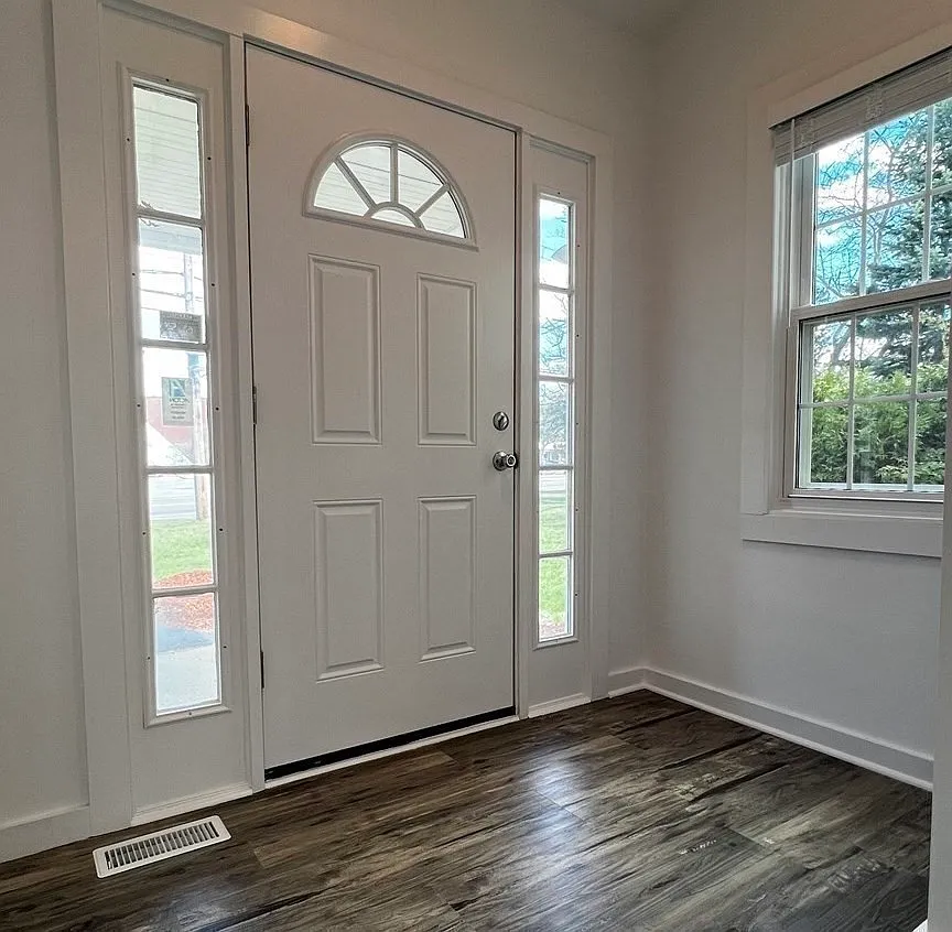 2 bed, 1.5 bath, 1209 sqft, $2,700 — Photo 3