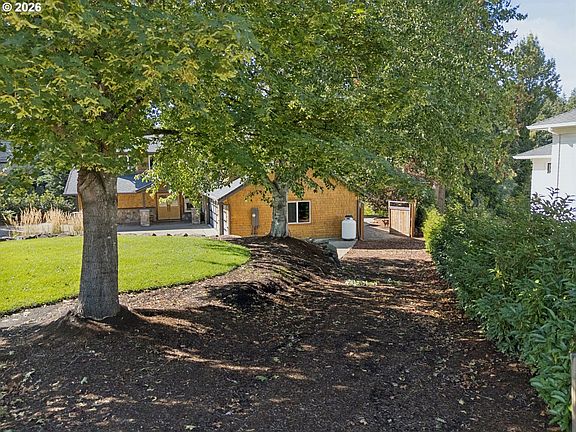 3rd image of 24649 NE Butteville Rd