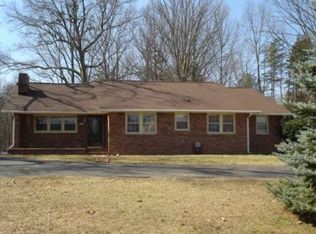 1911 Fancy Gap Rd, Mount Airy, NC 27030