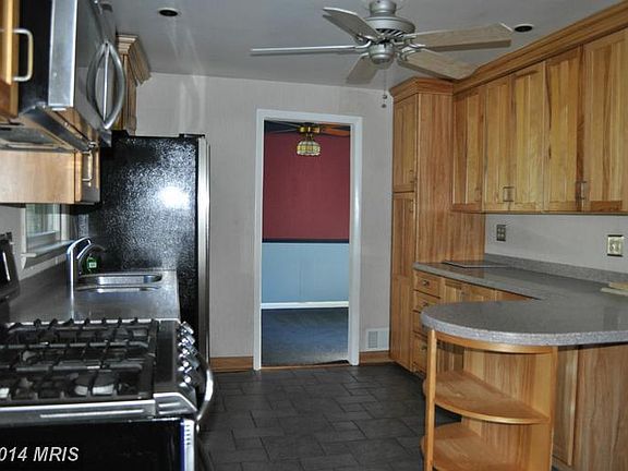 3rd image of 15 Woodland Dr