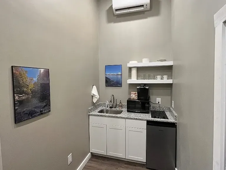 416 N Lincoln St — Photo 69