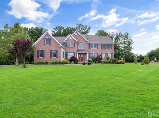 27 Summit Dr, East Brunswick, NJ 08816