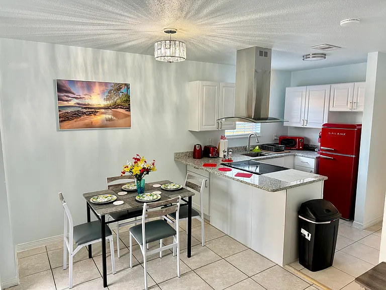1625 Rebecca St #B — Photo 14