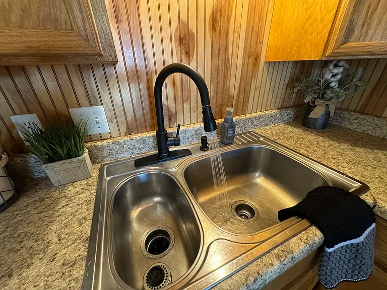 1240 E Walnut St — Photo 13