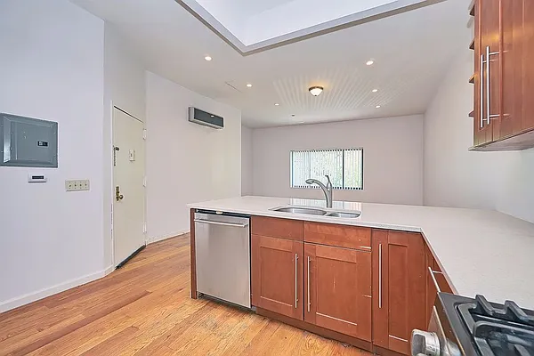 Rented by Fifth & Forever LLC | media 12