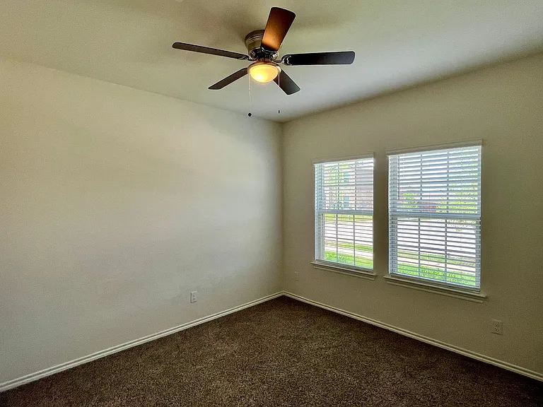 2304 Lattimore St — Photo 8