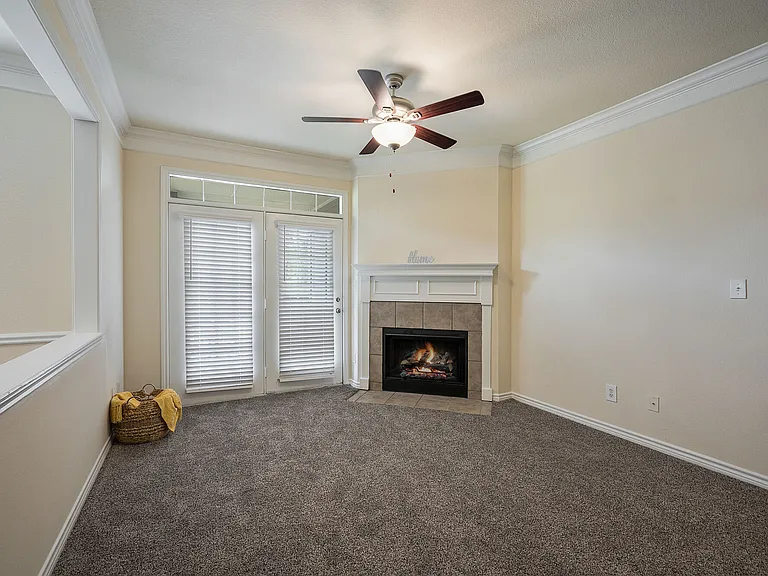 Lake Pointe Apts — Photo 17