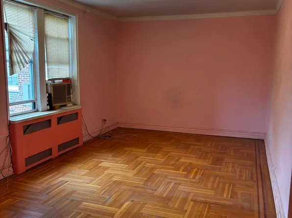 2195 East 22nd Street image 1 of 18