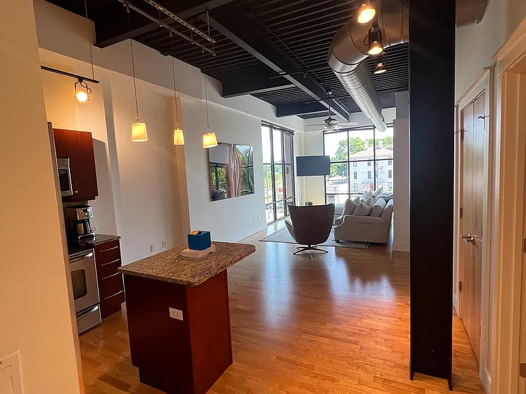 350 E Short St #423 — Photo 1