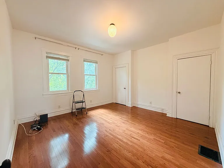 2525 Jane St — Photo 15