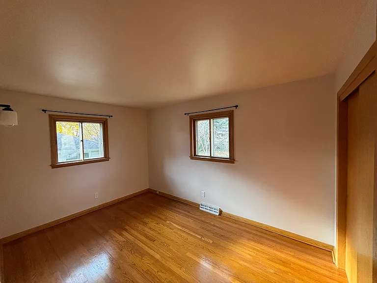4806 Goldfinch Dr — Photo 10