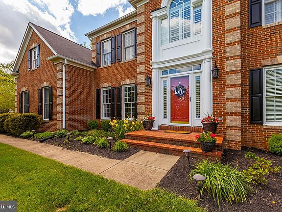 4th image of 3917 Arbor Crest Way