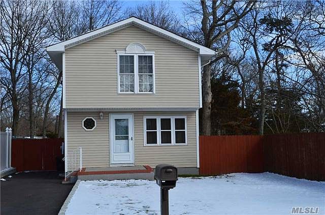 1st image of 161 Woodycrest Dr