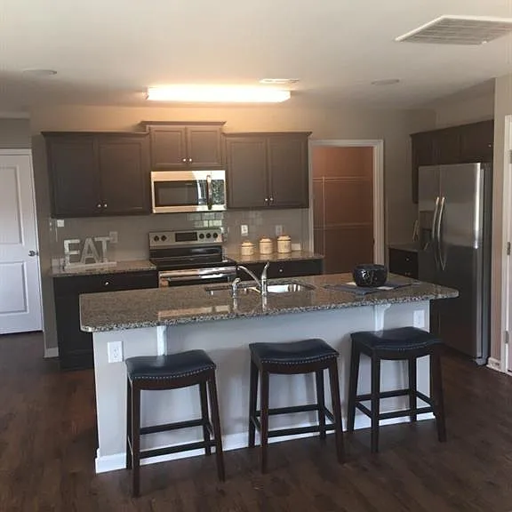 3973 Bethesda Pl — Photo 3